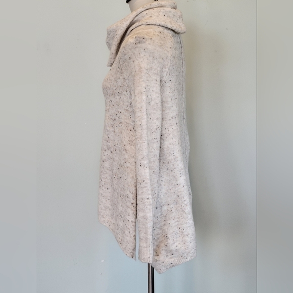 YES LOLA confetti turtleneck sweater.   Oversized, warm and snuggly.  Size is M - Picture 2 of 8